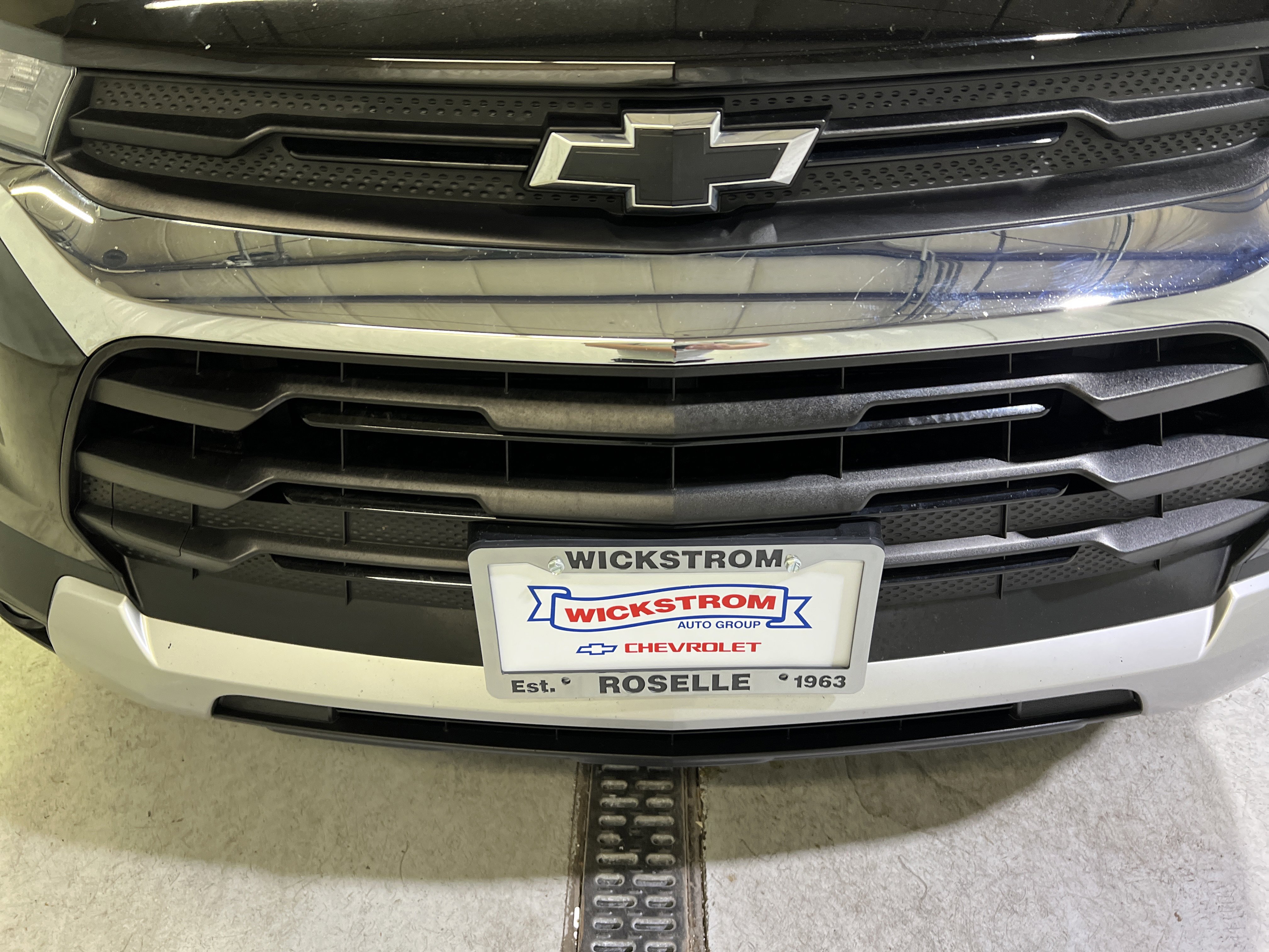 Used 2023 Chevrolet TrailBlazer LT w/ Convenience Package FWD image 4