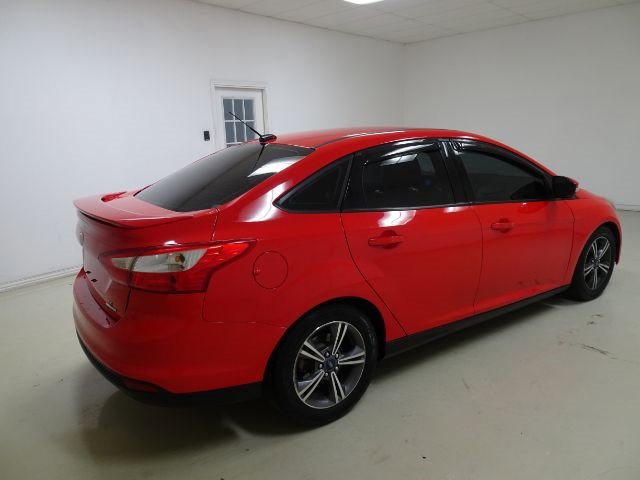 Used 2014 Ford Focus SE w/ SE Sport Package image 6