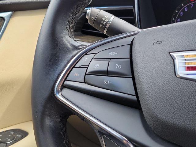 Used 2019 Cadillac XT5 FWD image 11