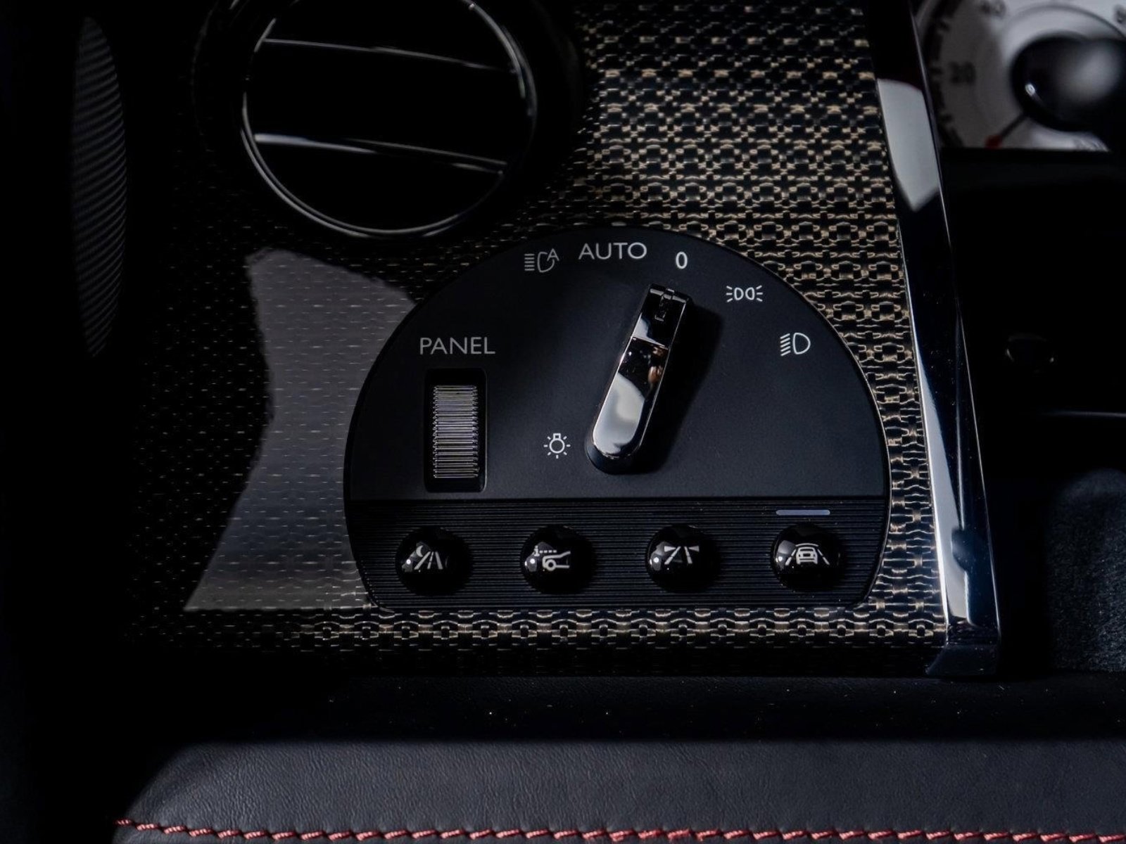 Used 2019 Rolls-Royce Wraith image 44