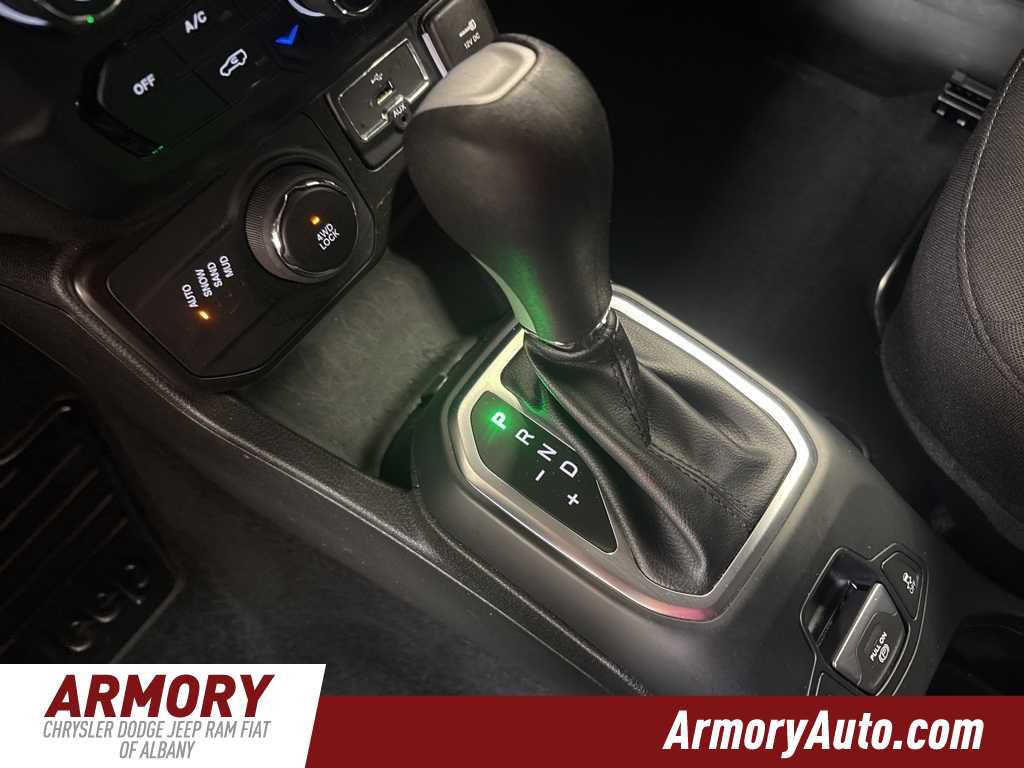 Used 2023 Jeep Renegade Latitude image 18