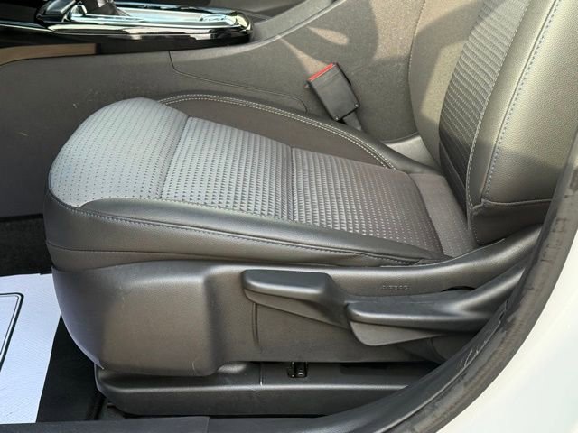 Used 2025 Chevrolet Trax LT FWD image 14