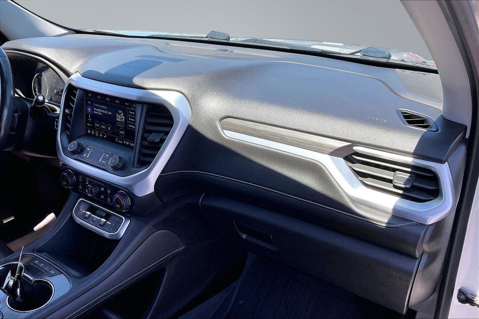 Used 2020 GMC Acadia SLT FWD image 18