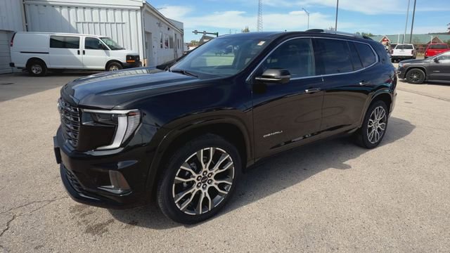 New 2026 GMC Acadia Denali Ultimate w/ LPO, Floor Liner Package AWD/4WD image 4