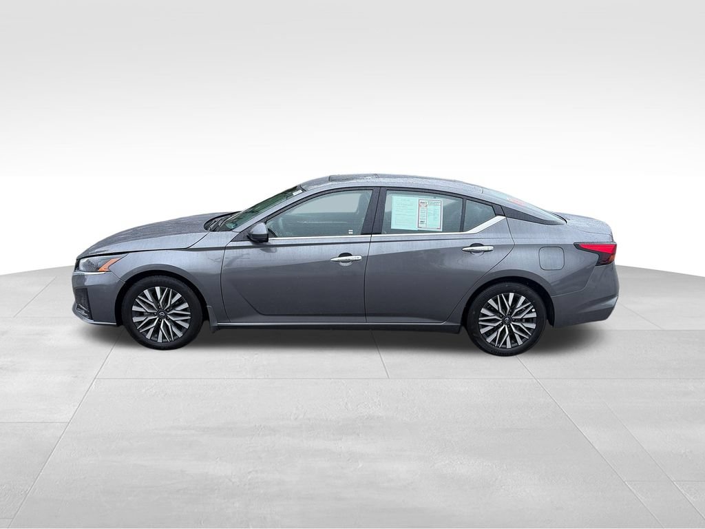 Used 2025 Nissan Altima 2.5 SL FWD image 3