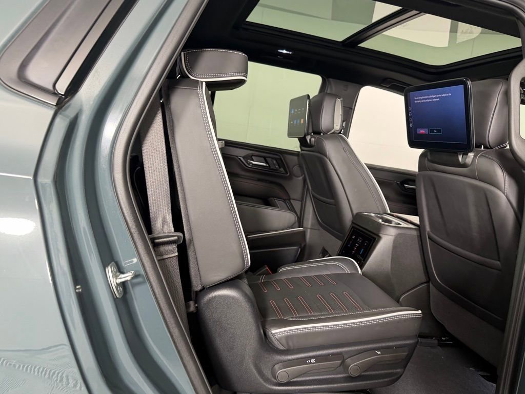 Used 2025 GMC Yukon AT4 Ultimate AWD/4WD image 30