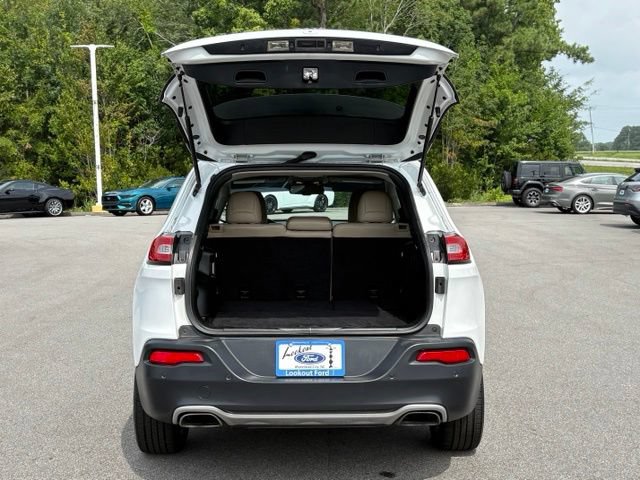 Used 2017 Jeep Cherokee Limited FWD image 23