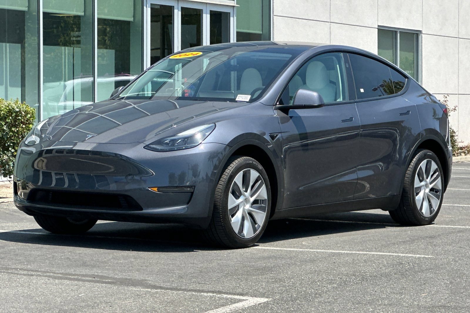 Used 2024 Tesla Model Y Long Range AWD/4WD image 8