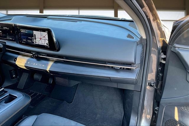 Used 2023 Nissan Ariya AWD image 17