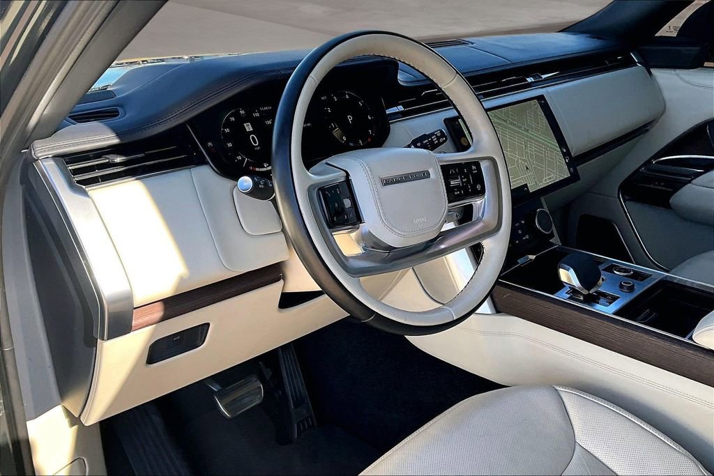 Used 2023 Land Rover Range Rover Autobiography image 13