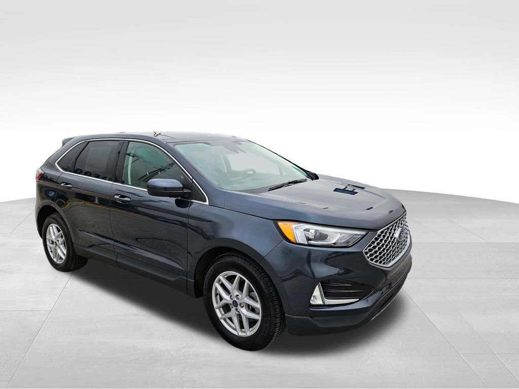 Used 2023 Ford Edge SEL w/ Convenience Package AWD/4WD image 4