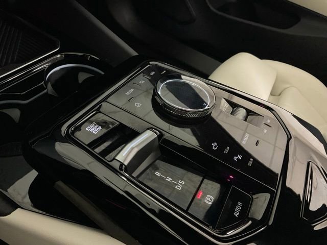 Certified 2024 BMW 530i xDrive w/ Premium Package image 21