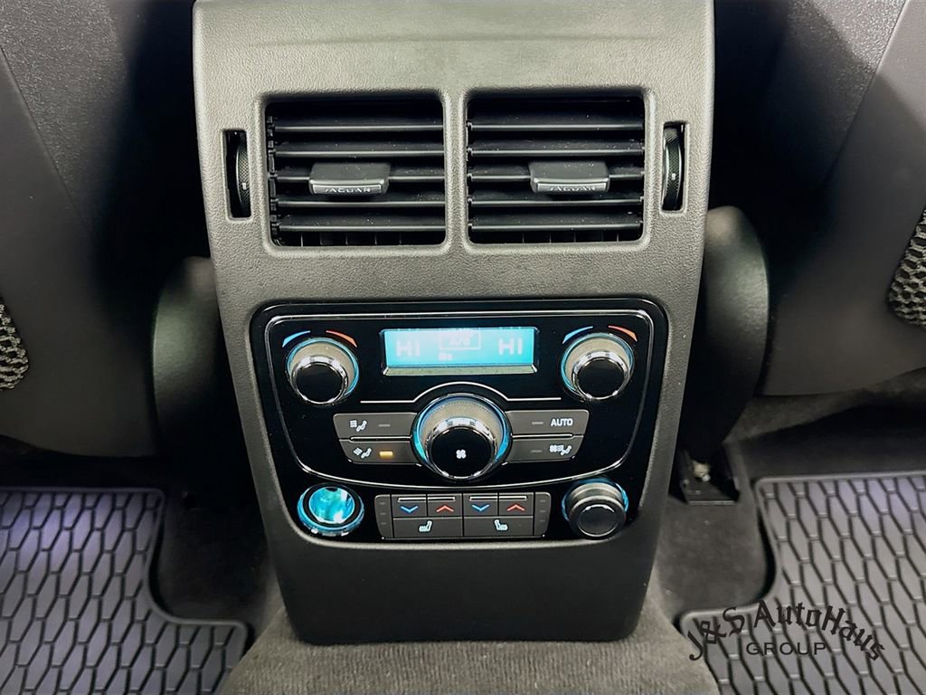 Used 2020 Jaguar F-PACE SVR image 31