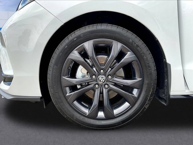 Used 2025 Toyota Sienna XSE w/ XSE Premium Package FWD image 37