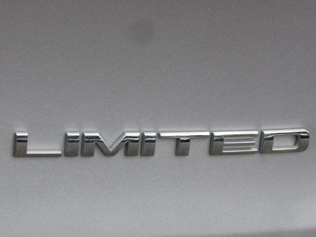 Used 2018 Jeep Cherokee Limited FWD image 8