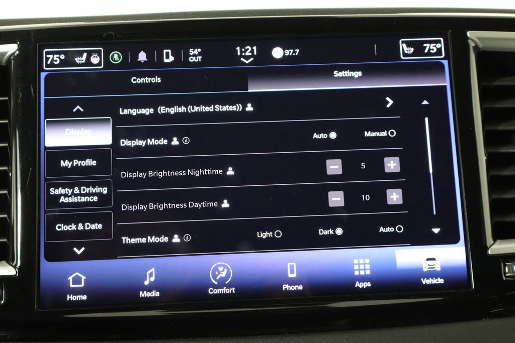 Used 2023 Chrysler Pacifica Touring-L image 35