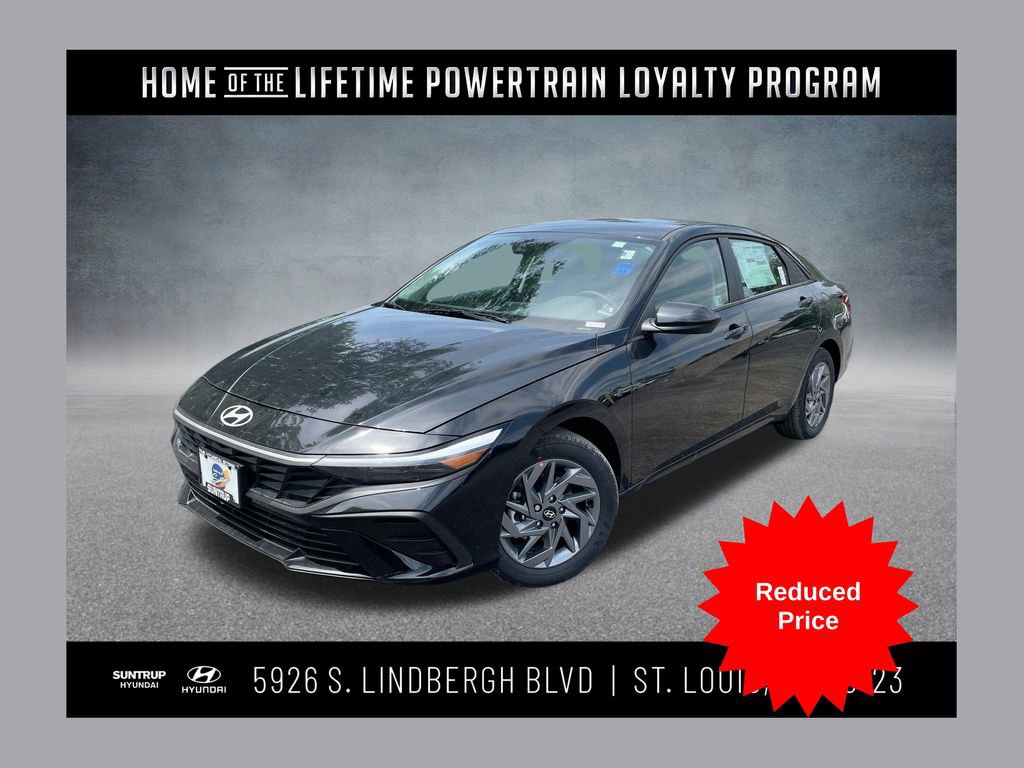 Used 2025 Hyundai Elantra Blue image 1