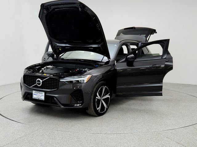 Used 2022 Volvo XC60 B6 R-Design w/ Advanced Package image 9