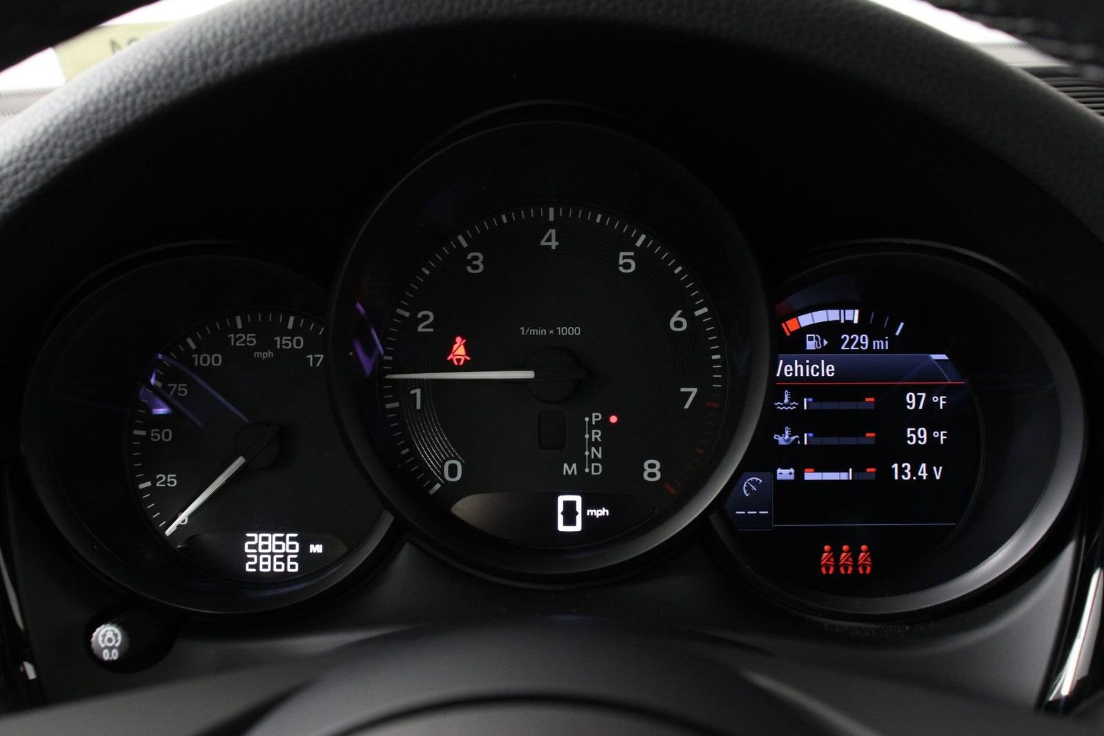 Certified 2025 Porsche Macan image 16