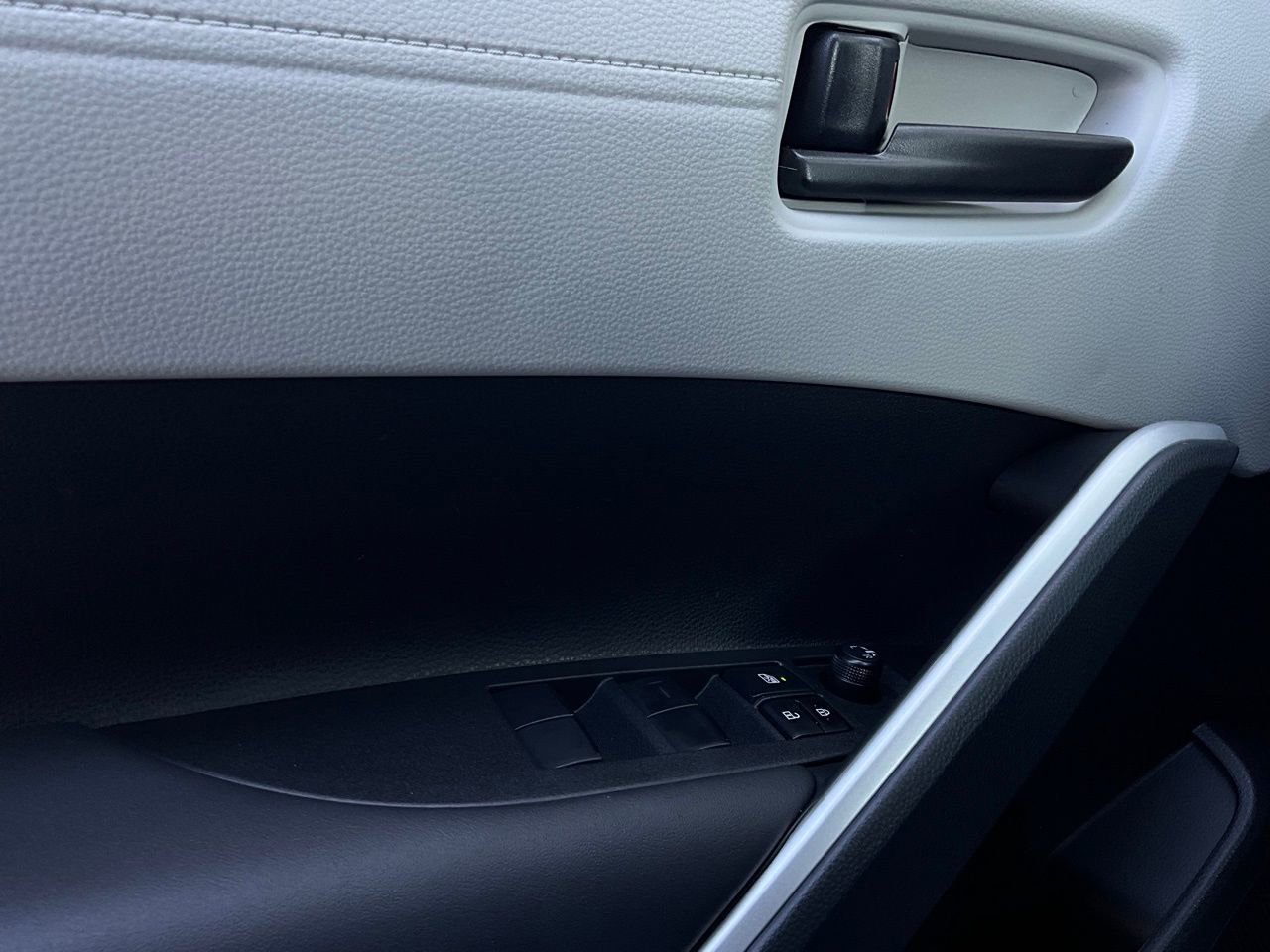 New 2026 Toyota Corolla Cross L image 19