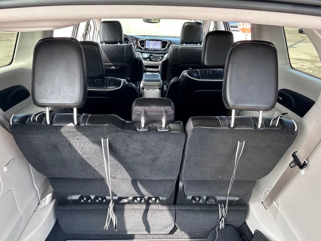 Used 2022 Chrysler Pacifica Limited FWD image 45