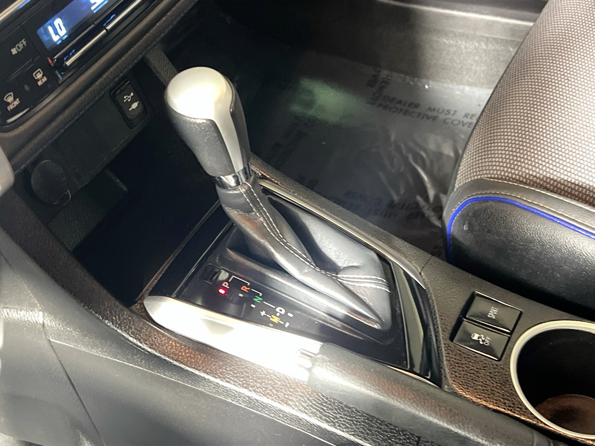 Used 2019 Toyota Corolla SE w/ SE Premium Package FWD image 23