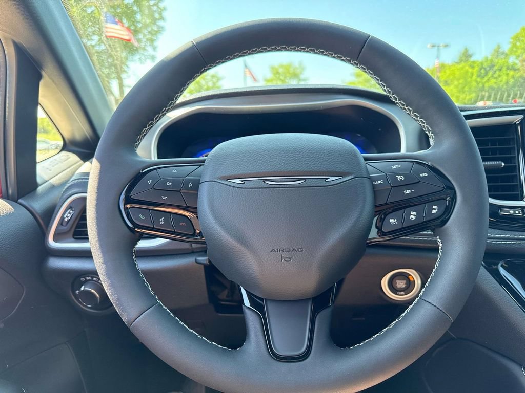 New 2027 Chrysler Pacifica Limited w/ S Appearance Package FWD image 17