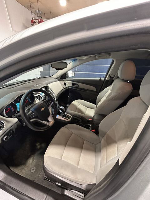 Used 2013 Chevrolet Cruze LT FWD image 5