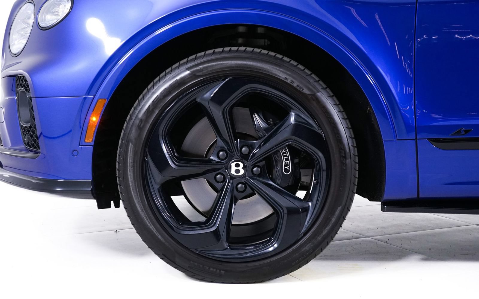 Used 2022 Bentley Bentayga AWD/4WD image 11