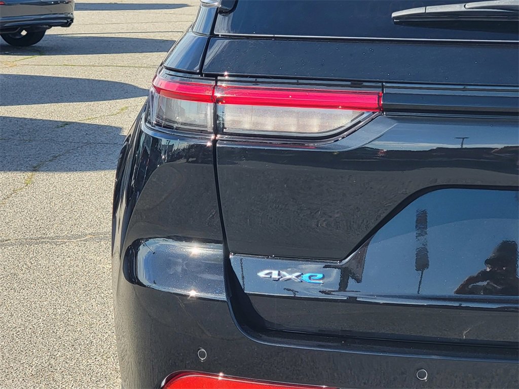 Used 2022 Jeep Grand Cherokee Limited 4xe image 8