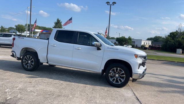 Used 2024 Chevrolet Silverado 1500 LT AWD/4WD image 2