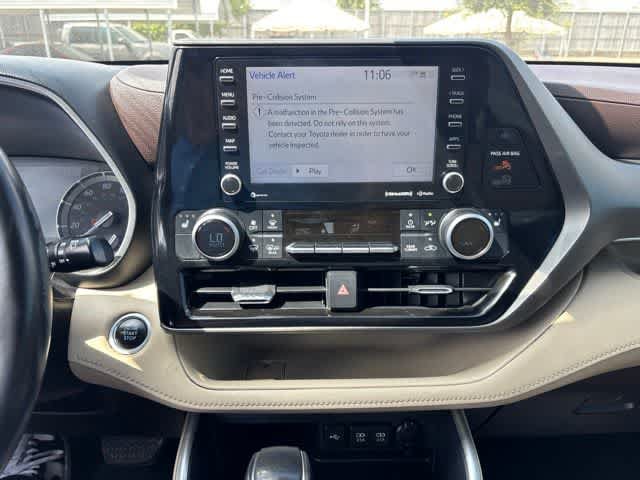 Used 2021 Toyota Highlander XLE FWD image 20