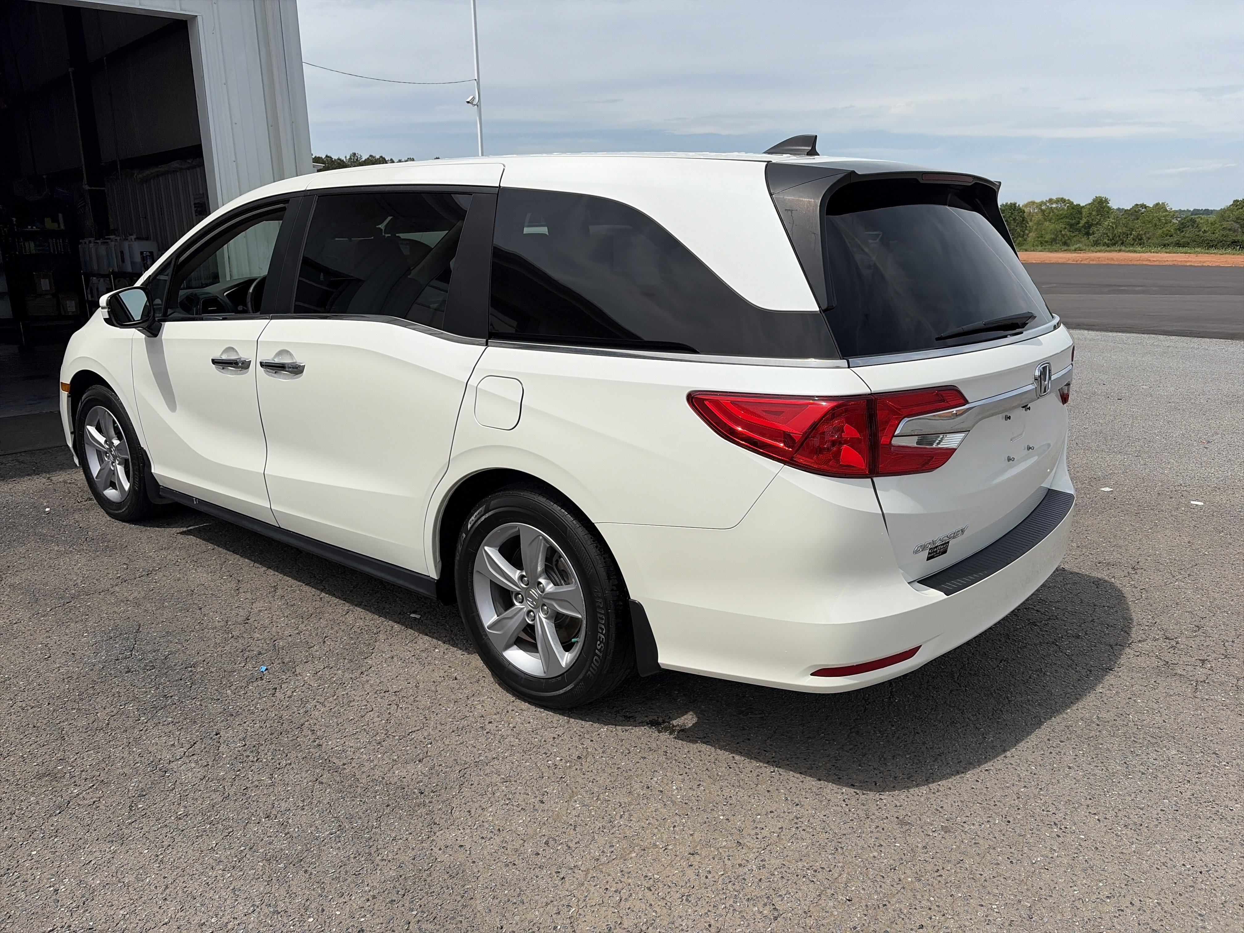Used 2018 Honda Odyssey EX image 4