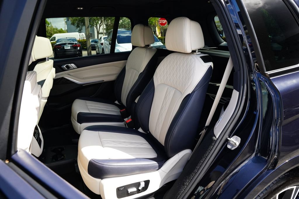 Used 2021 BMW X7 M50i AWD/4WD image 15