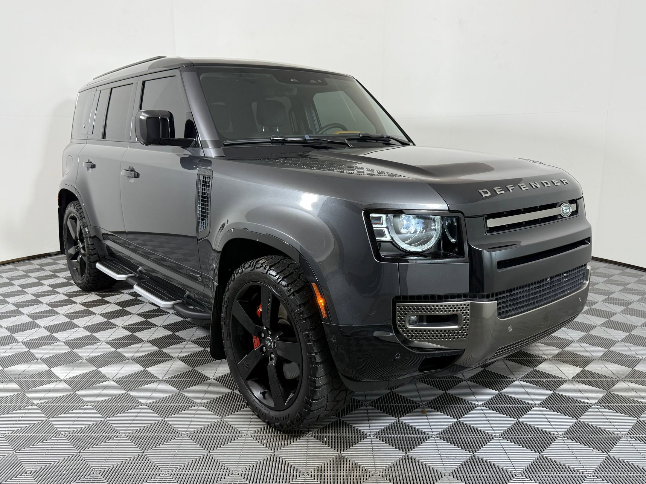 Used 2024 Land Rover Defender 110 X image 6