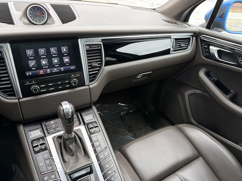 Used 2018 Porsche Macan image 23