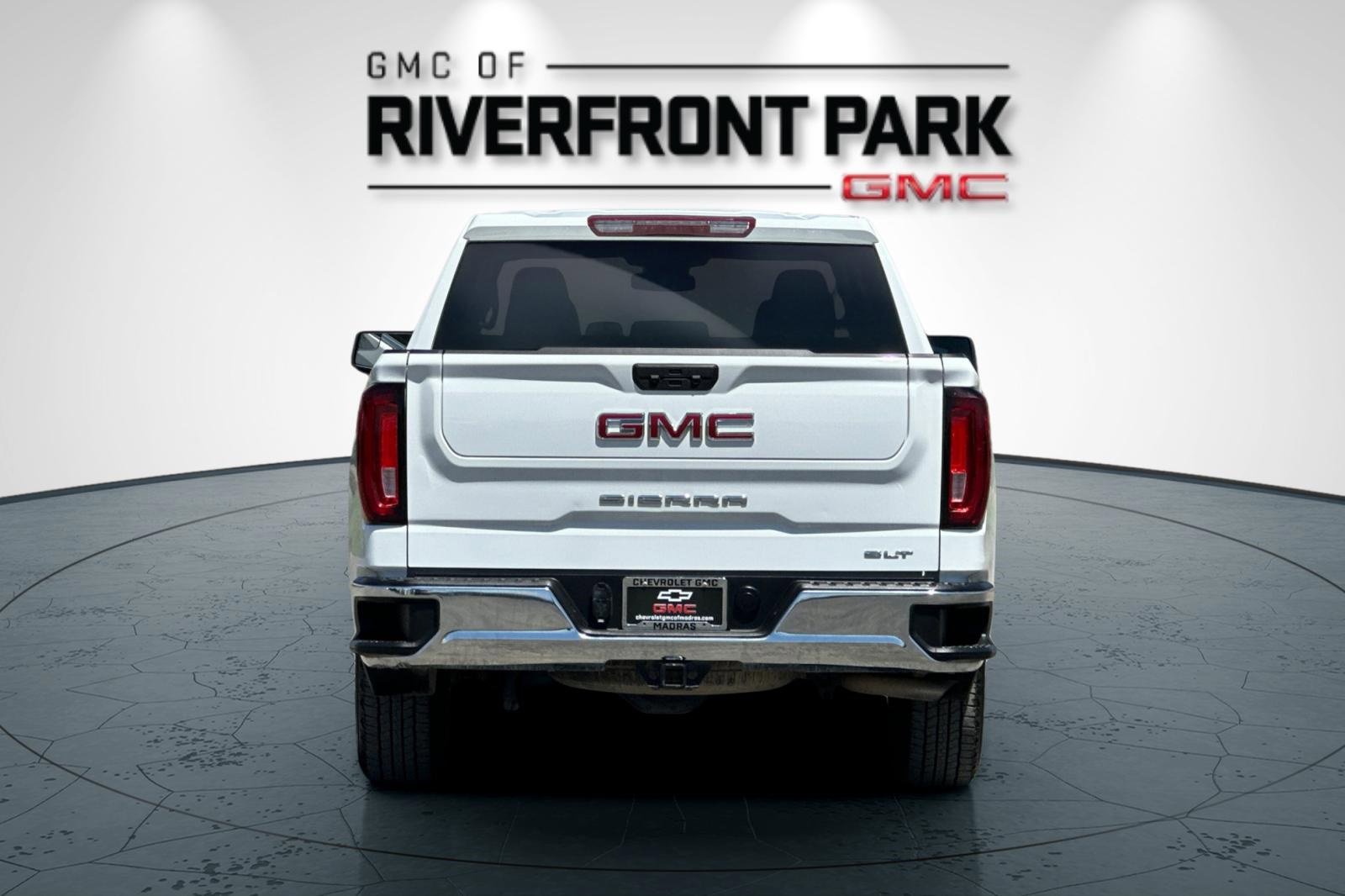 Used 2024 GMC Sierra 1500 SLT image 4