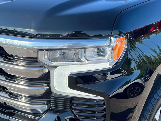 Used 2024 Chevrolet Silverado 1500 High Country w/ Technology Package AWD/4WD image 10