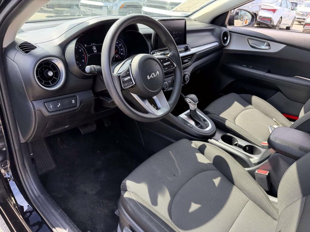 Used 2023 Kia Forte LXS w/ LXS Technology Package image 9