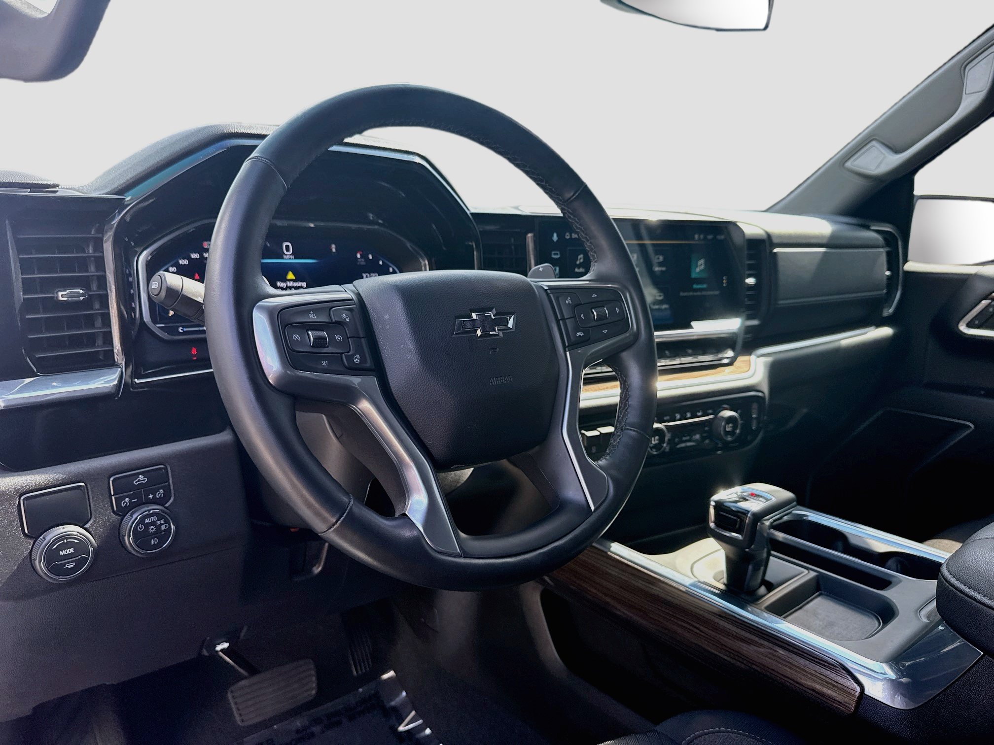 Used 2025 Chevrolet Silverado 1500 RST RWD image 7