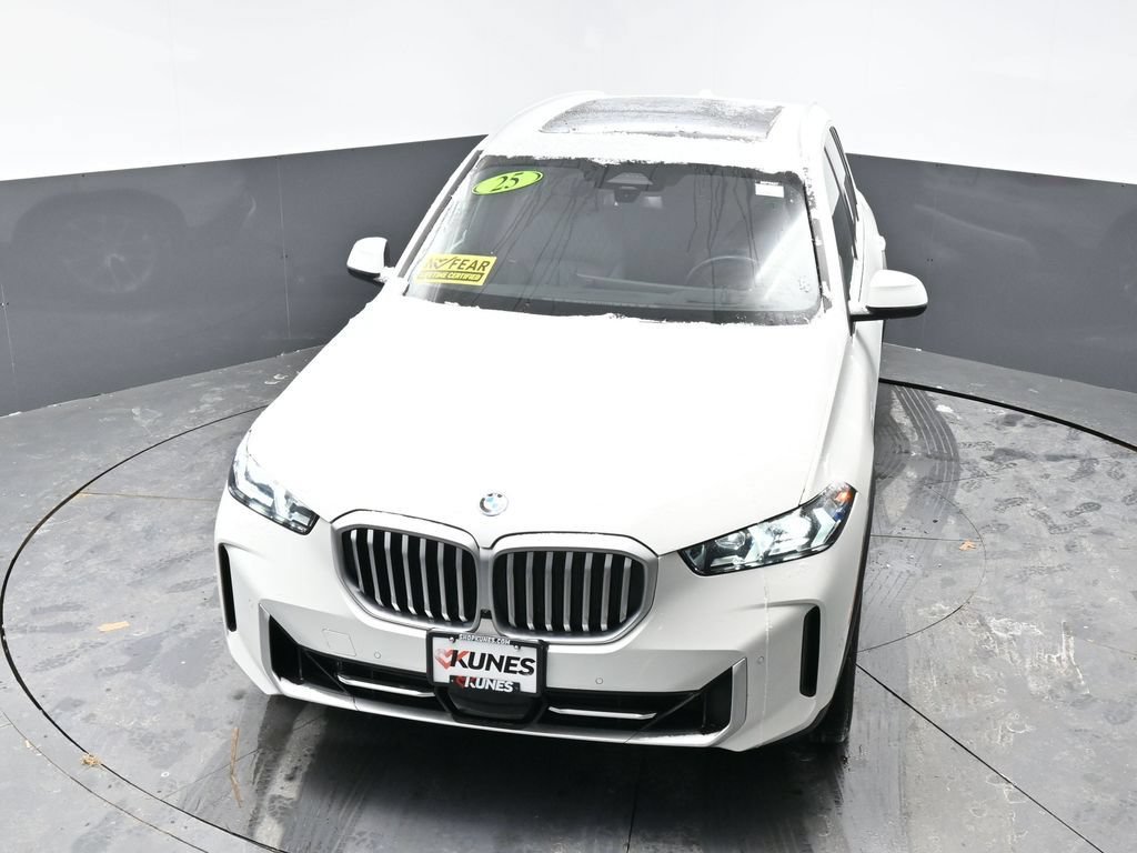 Used 2025 BMW X5 xDrive50e AWD/4WD image 35