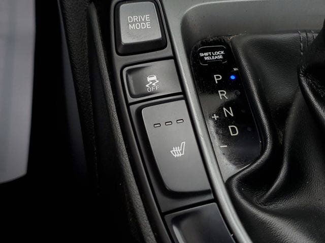 Used 2019 Hyundai Veloster 2.0 Premium FWD image 27