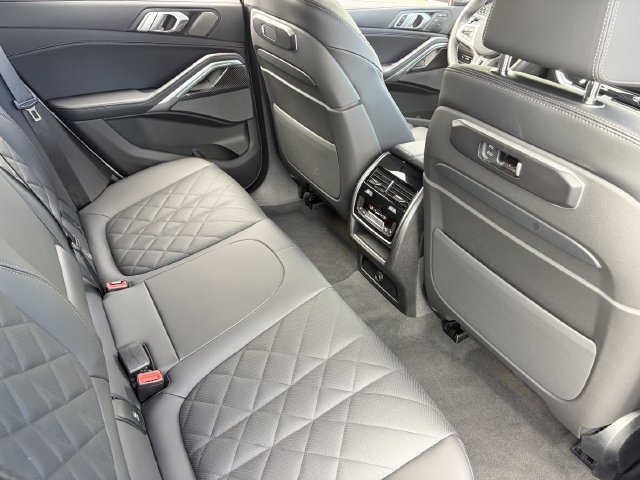 Used 2026 BMW X6 M60i AWD/4WD image 15