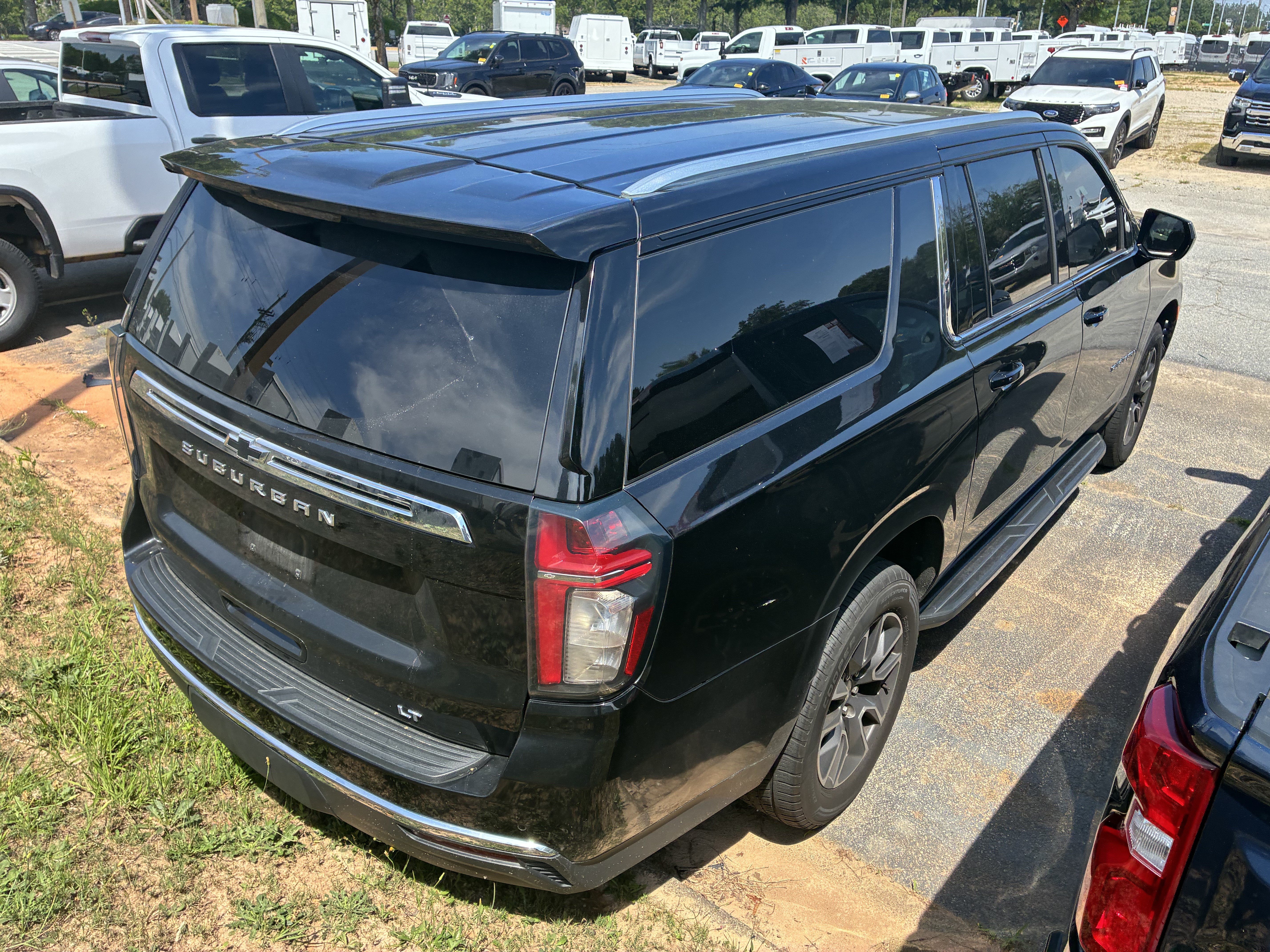 Used 2021 Chevrolet Suburban LT RWD image 8