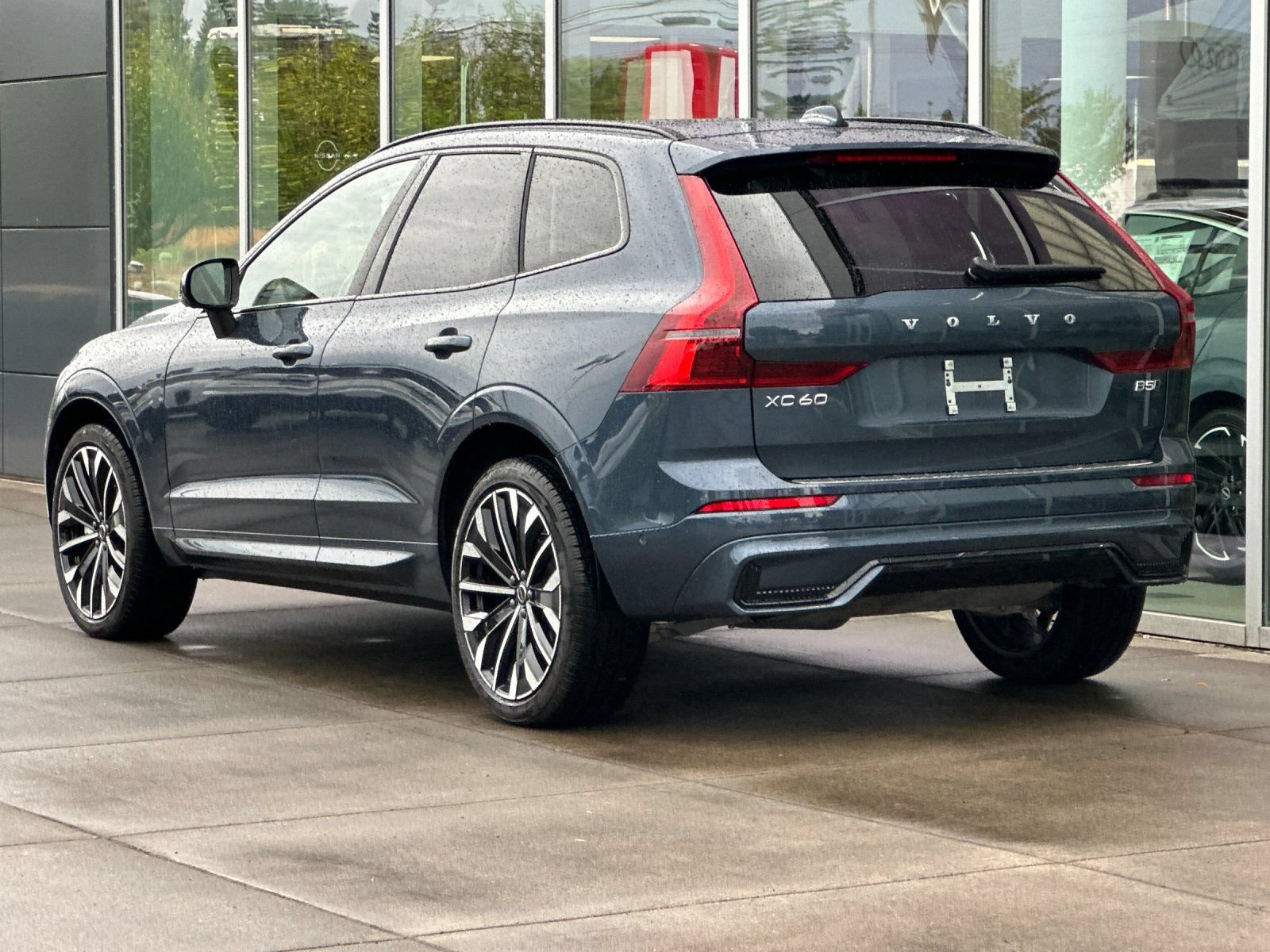 Used 2026 Volvo XC60 B5 Ultra w/ Protection Package Premier AWD/4WD image 5