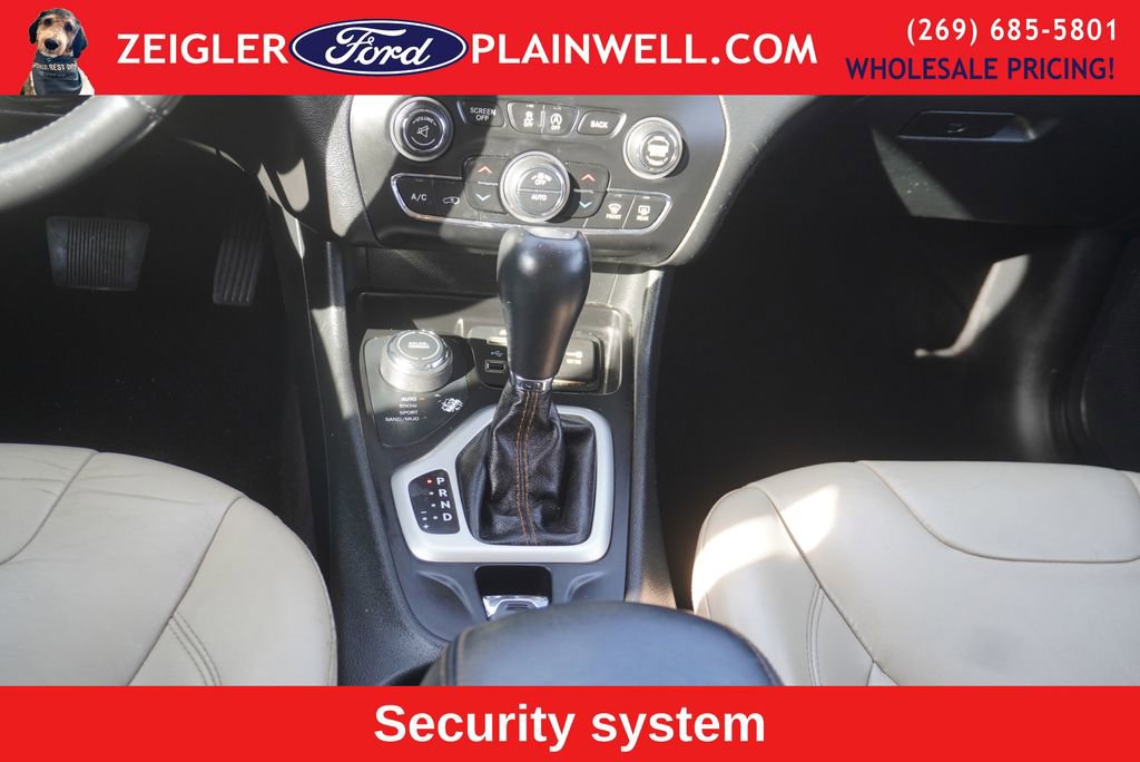 Used 2016 Jeep Cherokee Limited image 16
