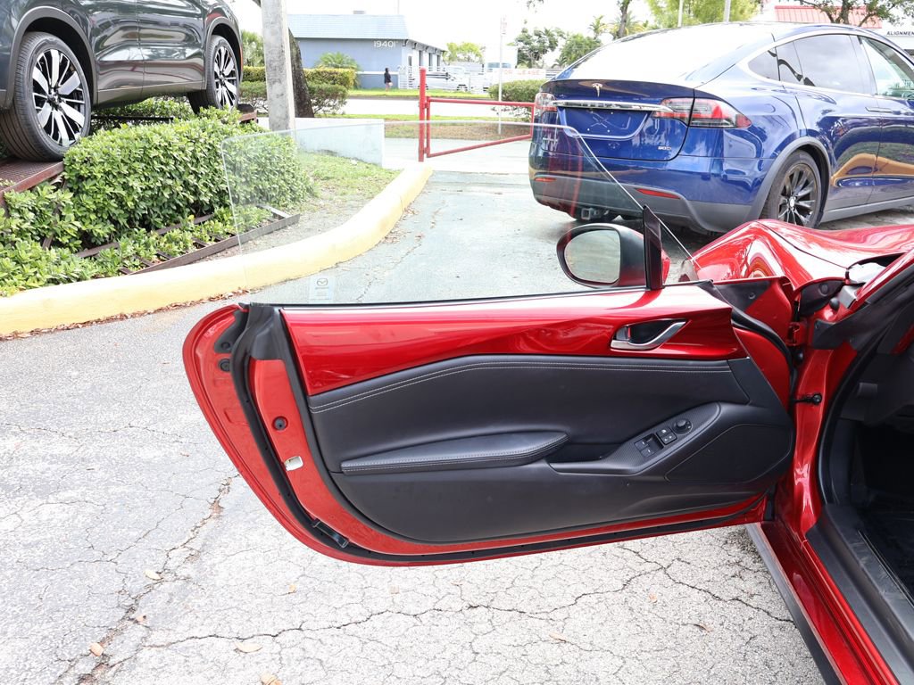 Used 2022 MAZDA MX-5 Miata RF Grand Touring RWD image 20