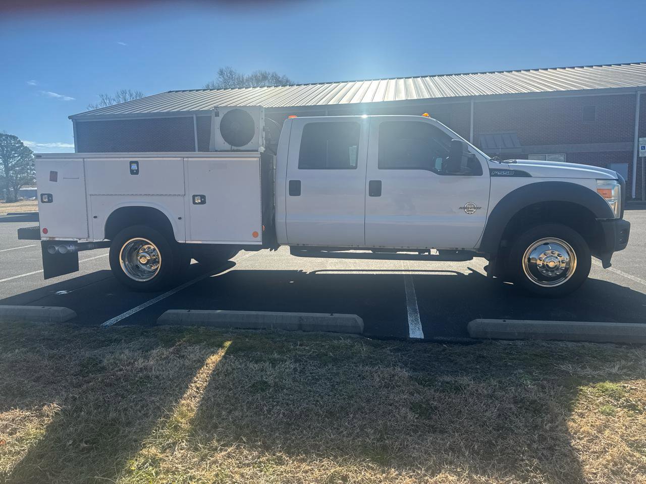 Used 2015 Ford F550 2WD Crew Cab Super Duty image 2