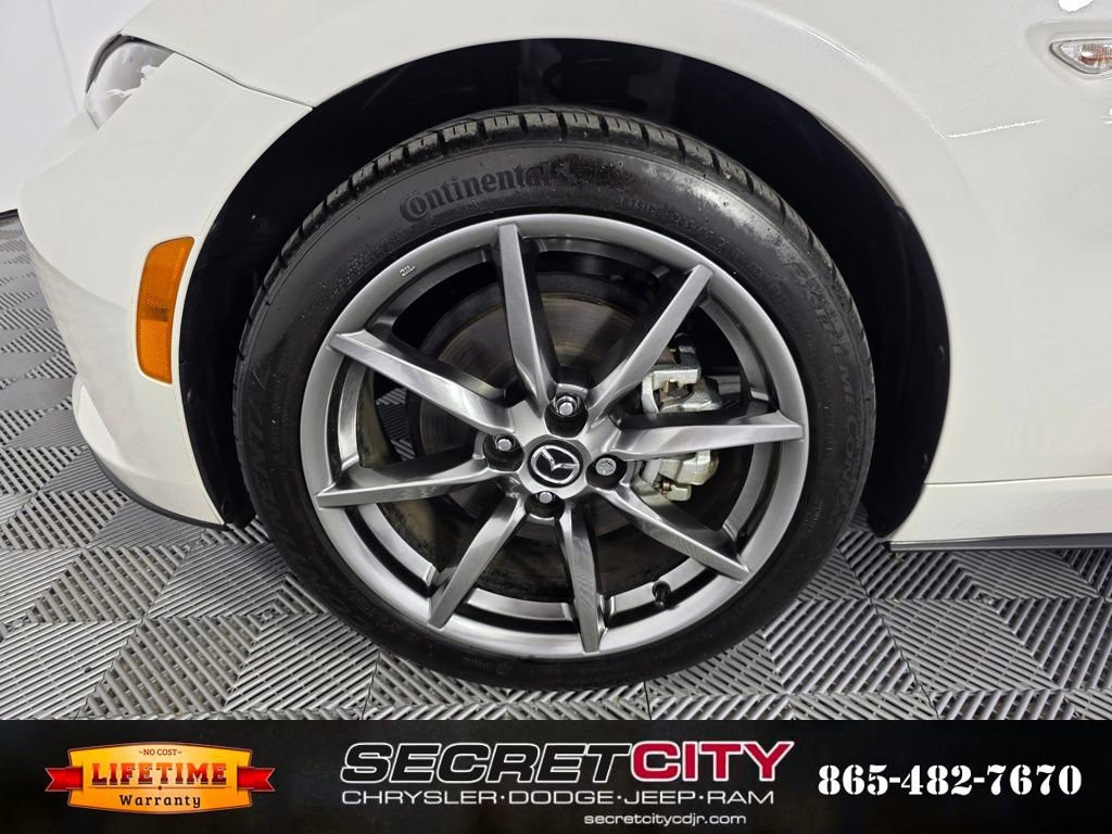 Used 2023 MAZDA MX-5 Miata Grand Touring w/ Weather Package image 9