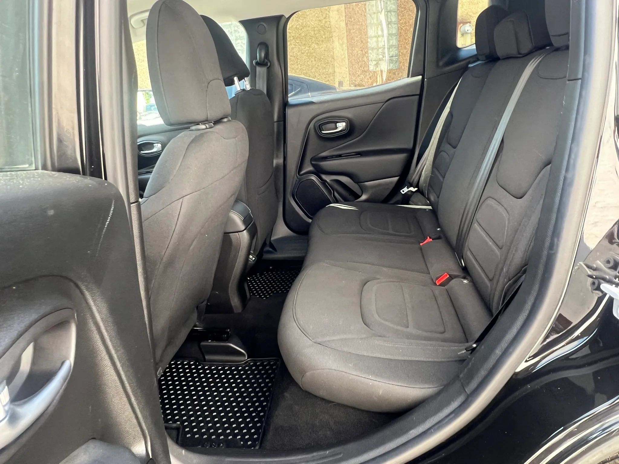 Used 2022 Jeep Renegade Latitude AWD/4WD image 27